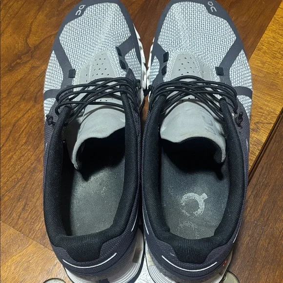 On Running Men's Gray and Black Athletic Shoes - Picture 2 of 4